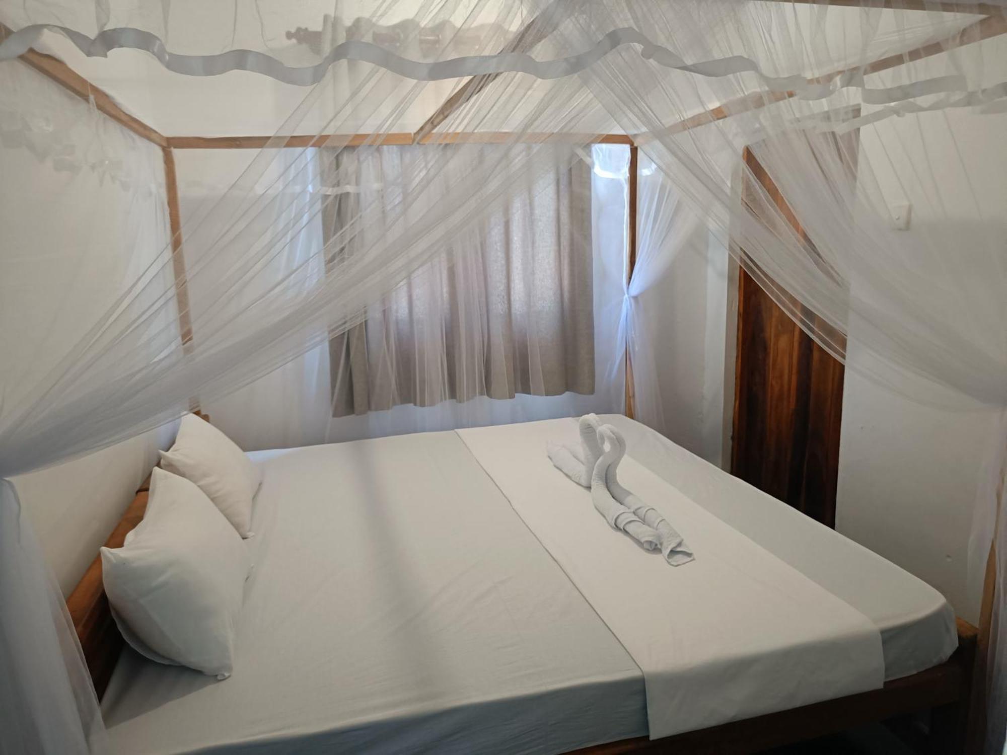 Kingly Aroma Hotel Arugam Bay Room photo